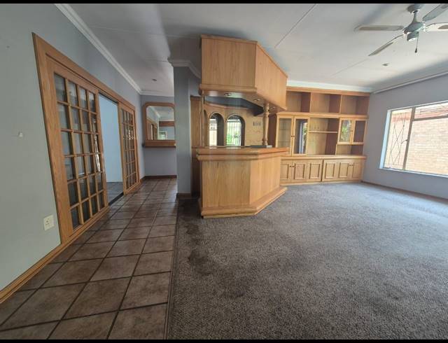 3 BEDROOM TOWNHOUSE FOR SALE IN THREE RIVERS PROPER